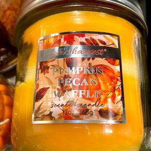 NWT Pumpkin Pecan Waffle Christmas Perfect Harvest Candle